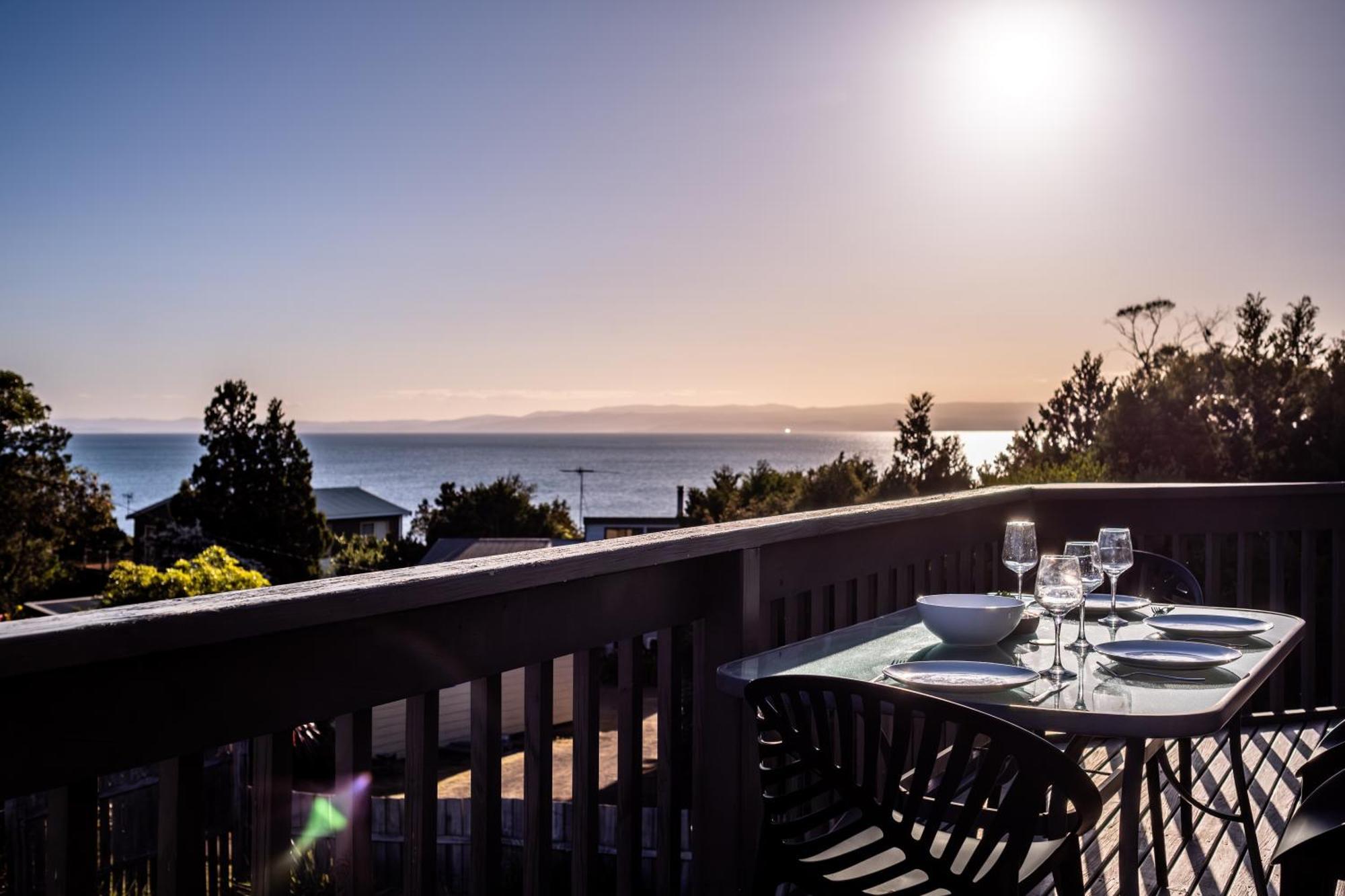 The Lookout ~ Large Family House With Views Villa Coles Bay Exterior photo