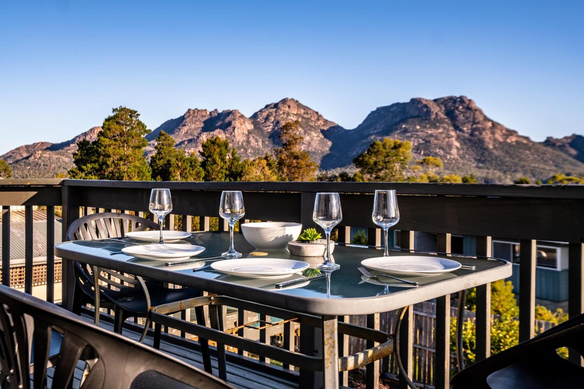 The Lookout ~ Large Family House With Views Villa Coles Bay Exterior photo